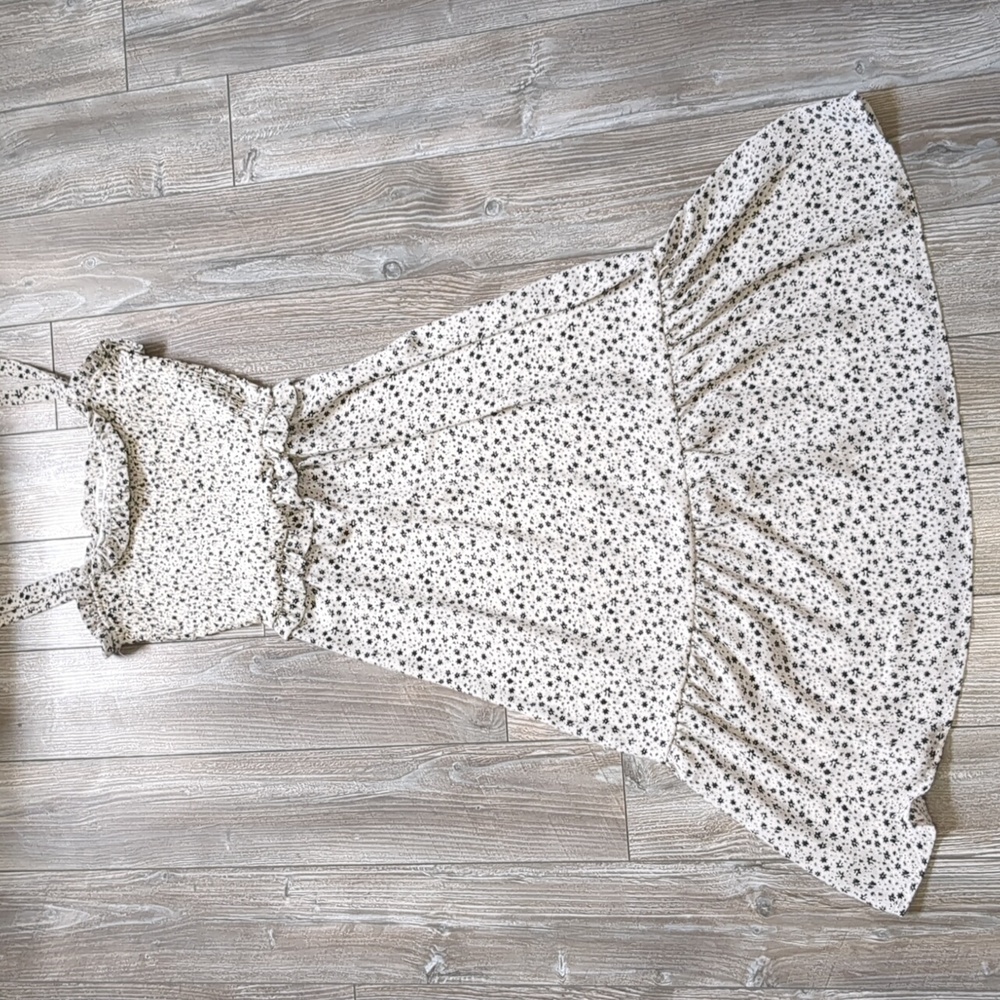Sienna Sky Floral Flowy Maxi Dress Small
